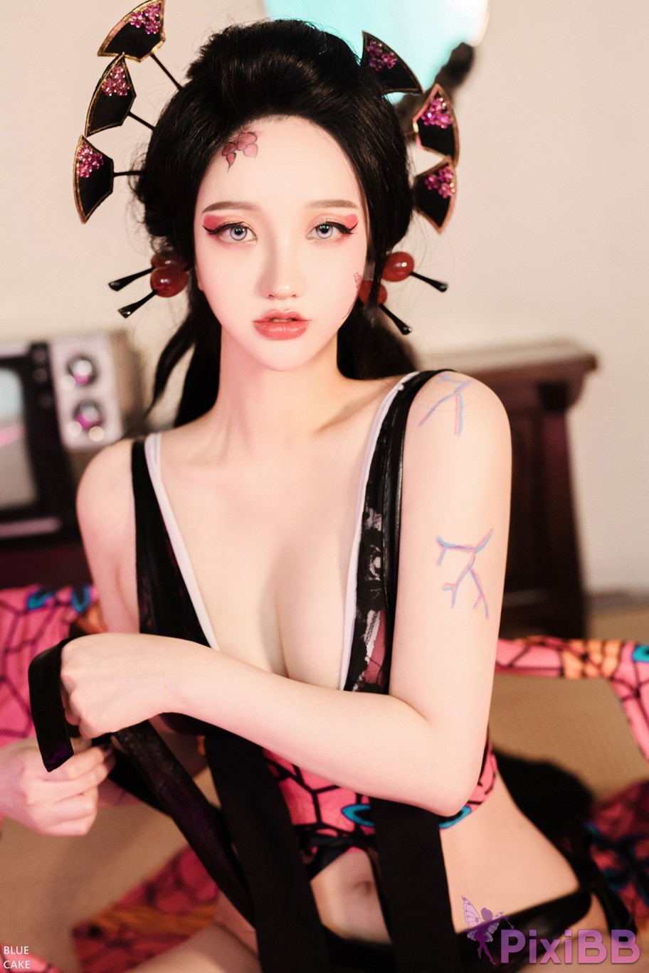 BLUECAKE Son Ye Eun RED ONI PixiBB.COM 039