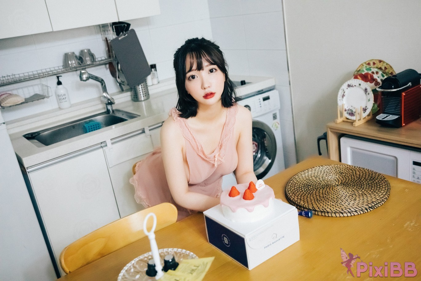 Loozy Son Ye Eun Happy Birthday S.Ver PixiBB.COM 057