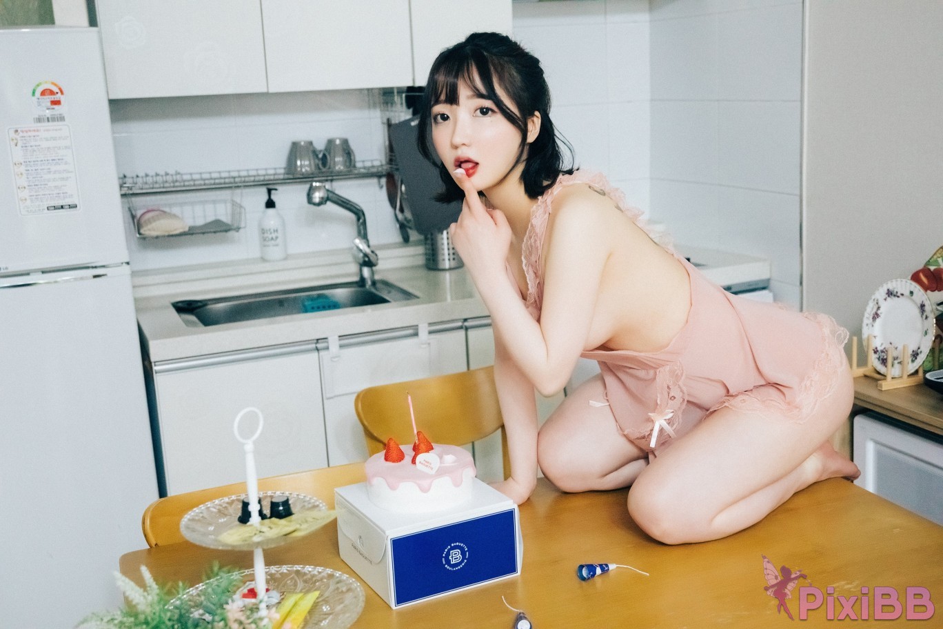 Loozy Son Ye Eun Happy Birthday S.Ver PixiBB.COM 070