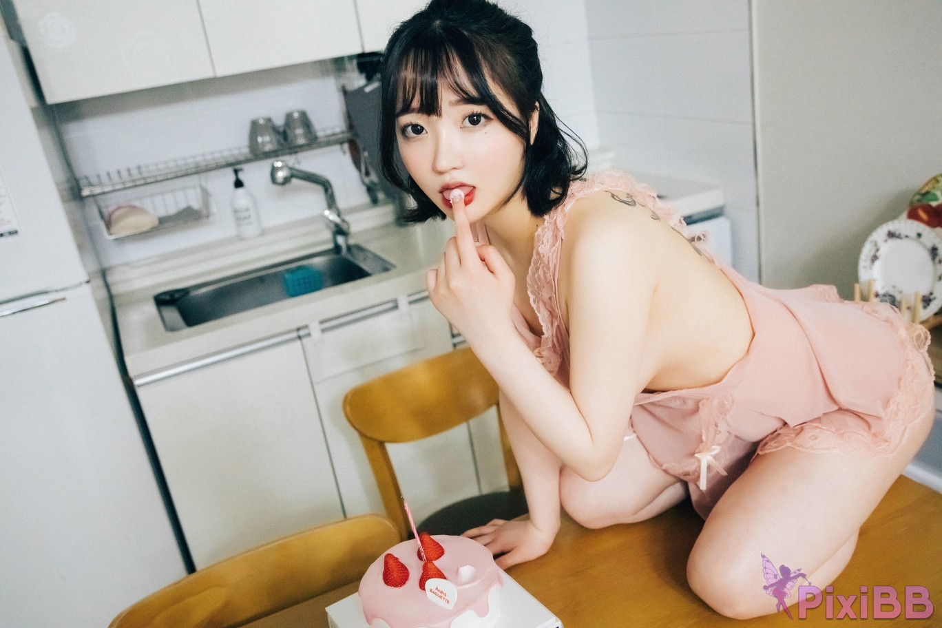 Loozy Son Ye Eun Happy Birthday S.Ver PixiBB.COM 071