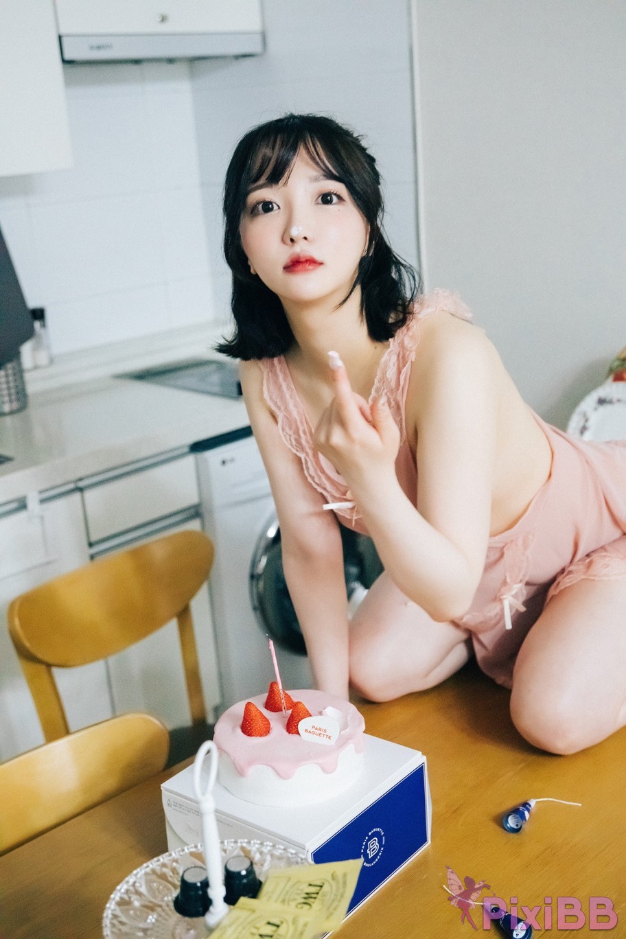 Loozy Son Ye Eun Happy Birthday S.Ver PixiBB.COM 073