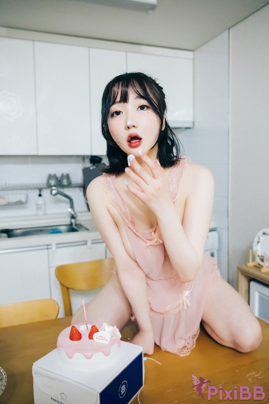 Loozy Son Ye Eun Happy Birthday S.Ver PixiBB.COM 083