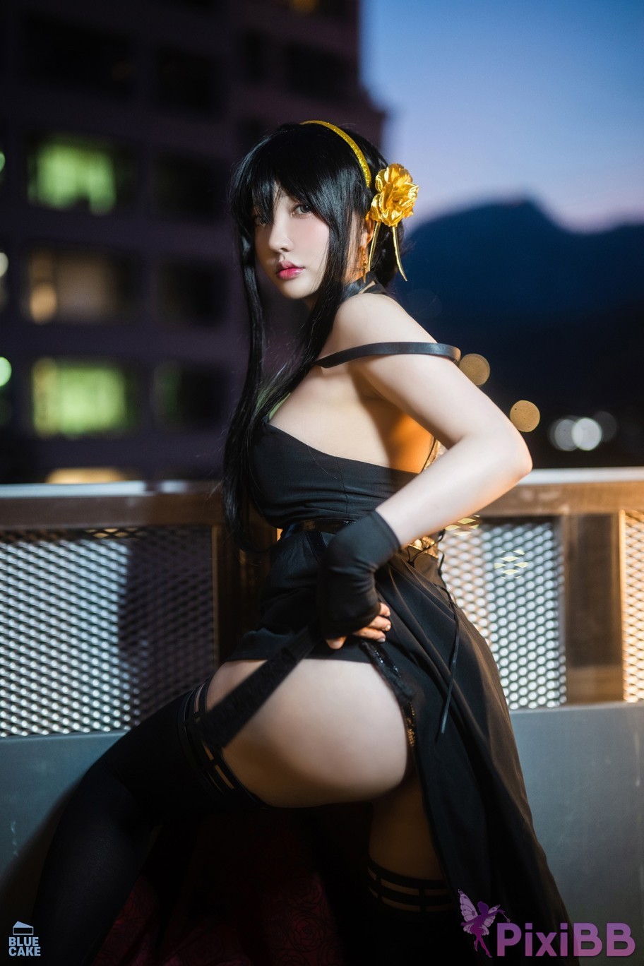 BLUECAKE Son Ye Eun Black Rose RED PixiBB.COM 012