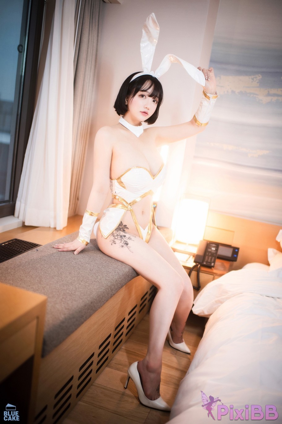 BLUECAKE Son Ye Eun BunnyLuXXX PixiBB.COM 024
