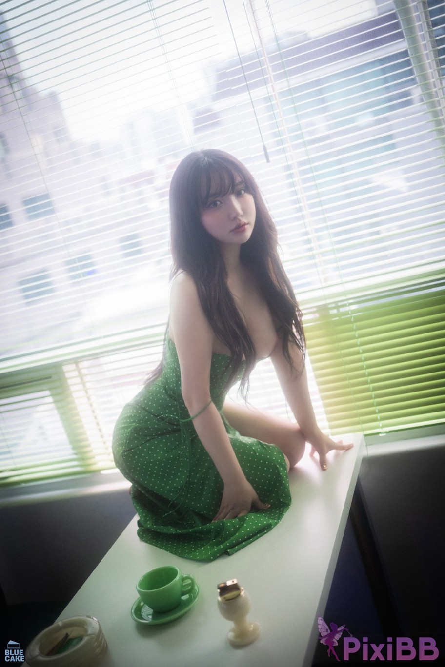 BLUECAKE Son Ye Eun Nothing RED PixiBB.COM 030