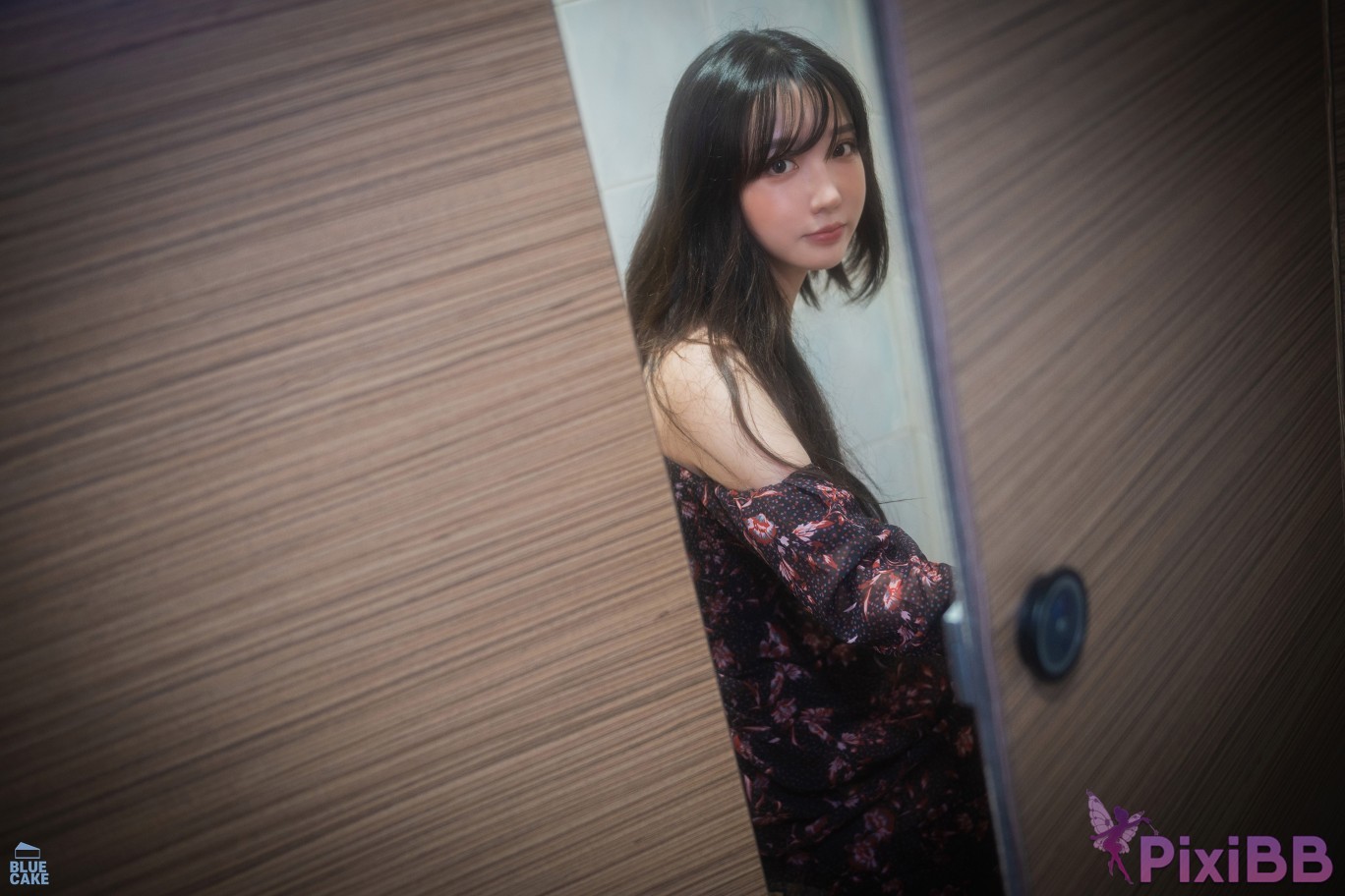 BLUECAKE Son Ye Eun Nothing WHITE PixiBB.COM 006