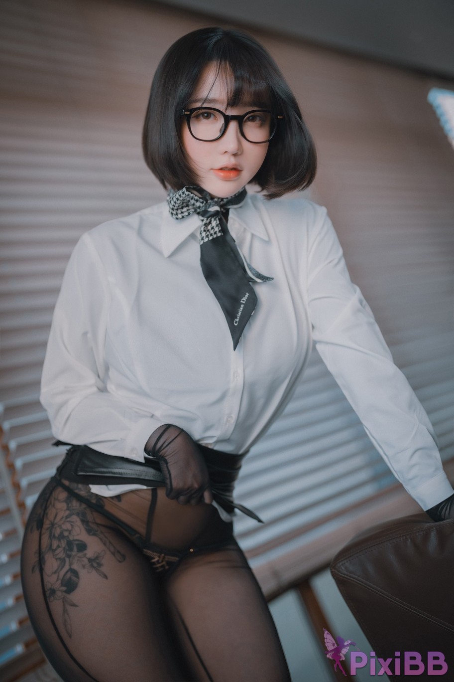 DJAWA Photo Son Ye Eun Naughty Supervisor PixiBB.COM 017