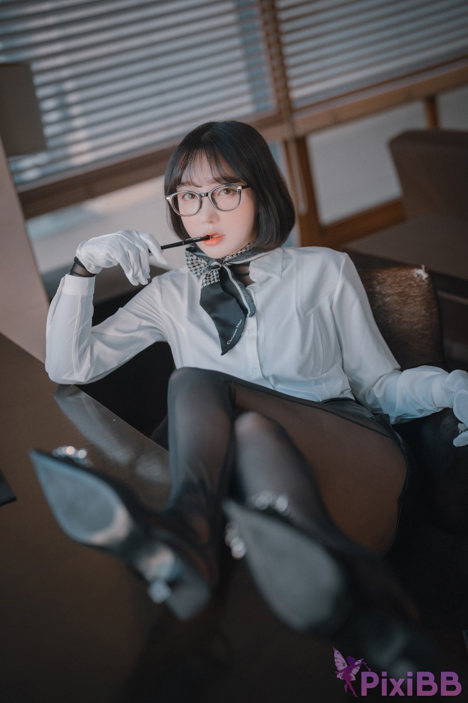 DJAWA Photo Son Ye Eun Naughty Supervisor PixiBB.COM 056