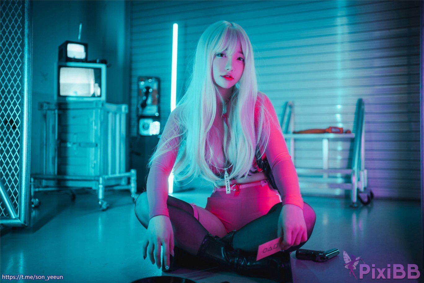 DJAWA Photo Son Ye Eun Squid Game Triangle Soldier PixiBB.COM 038