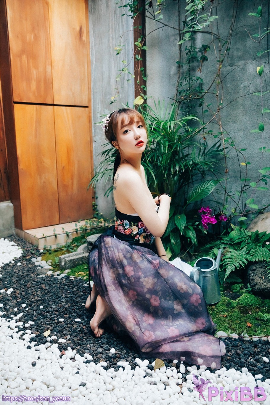 Loozy Gisheng Son Ye Eun PixiBB.COM 002