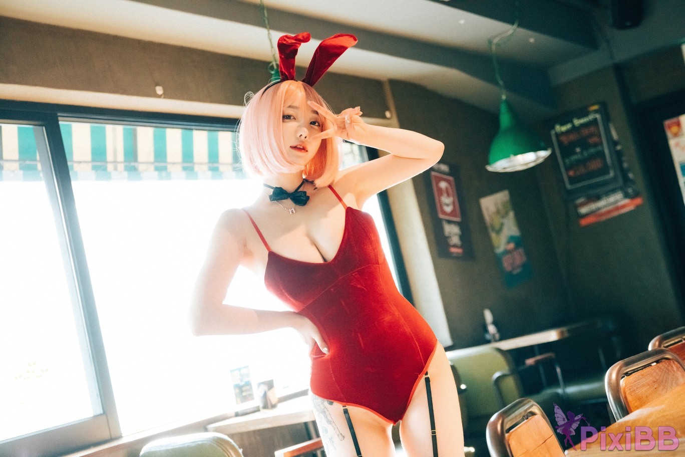 Loozy Son Ye Eun Tainted Love Bar PixiBB.COM 003