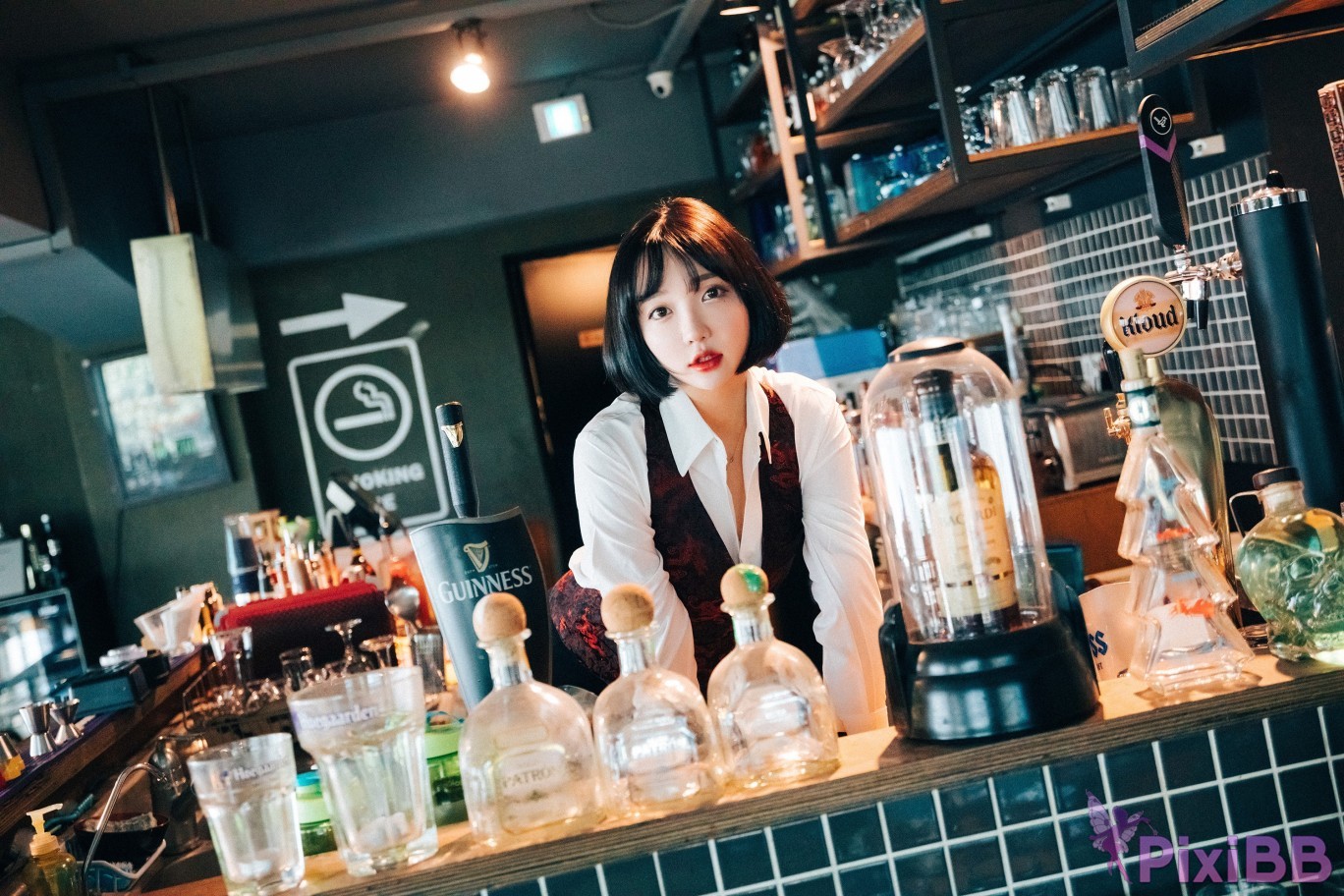 Loozy Son Ye Eun Tainted Love Bar PixiBB.COM 025