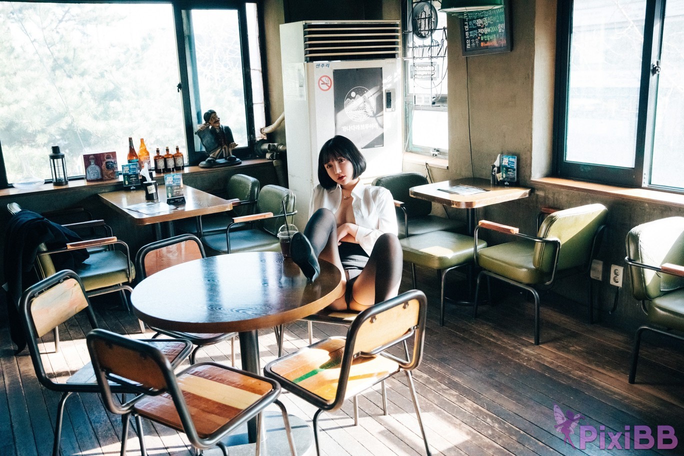 Loozy Son Ye Eun Tainted Love Bar PixiBB.COM 030