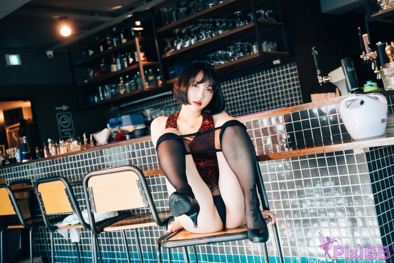 Loozy Son Ye Eun Tainted Love Bar PixiBB.COM 044