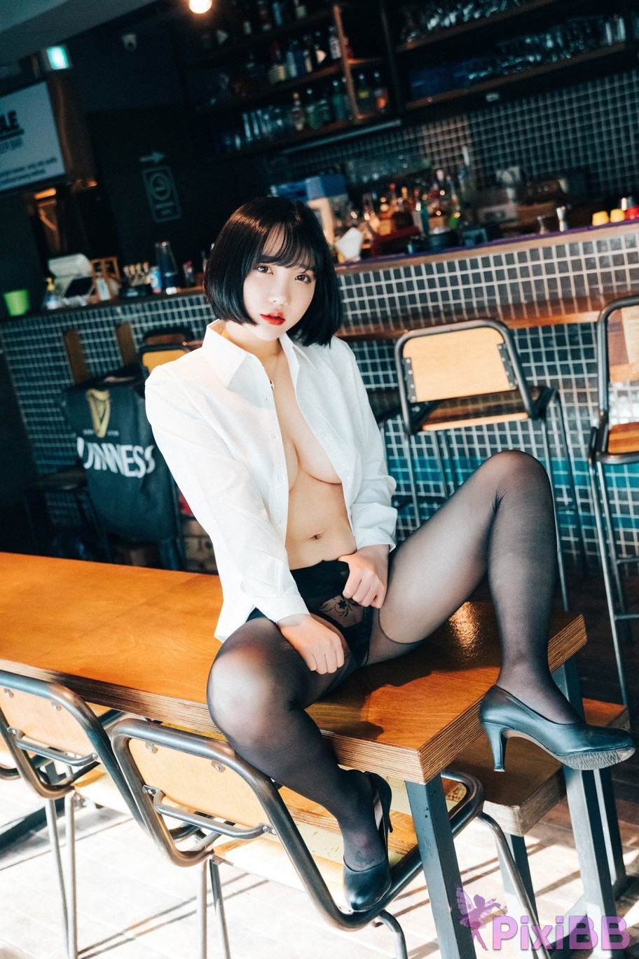 Loozy Son Ye Eun Tainted Love Bar PixiBB.COM 054