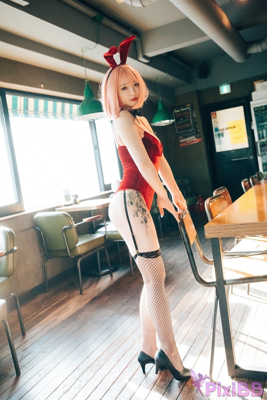 Loozy Son Ye Eun Tainted Love Bar PixiBB.COM 074