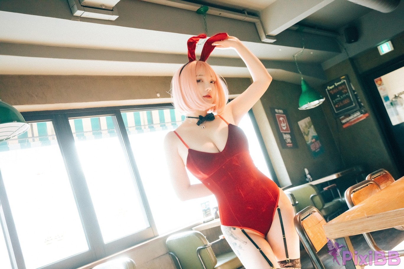 Loozy Son Ye Eun Tainted Love Bar PixiBB.COM 079