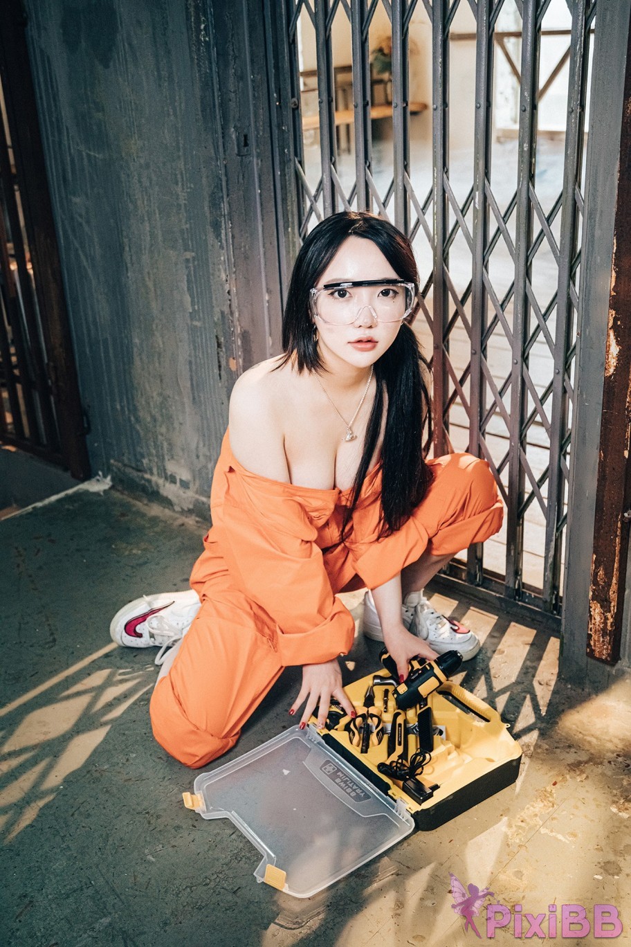 Loozy Son Ye Eun Where Are My Tools PixiBB.COM 015