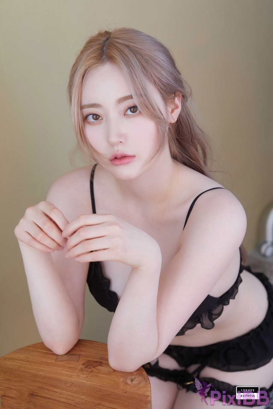 LE LEDG 144 Jeong Ah PixiBB.COM 036